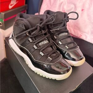 Toddler Jordan 11 retro black size 12c